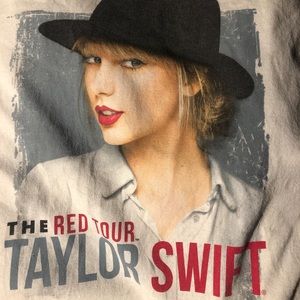 Taylor Swift T-Shirt The Red Tour Size M